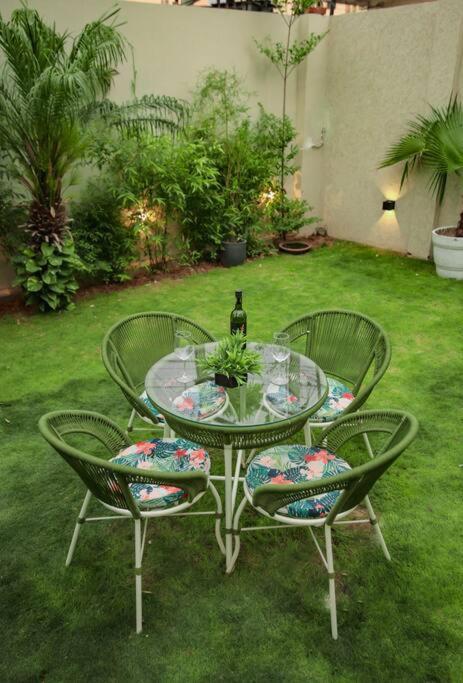 Saiba Outhouse- 4 Bed Room- Pool- Theatre- Partyhall- Garden & Terrace Sitting Area Джайпур Екстериор снимка