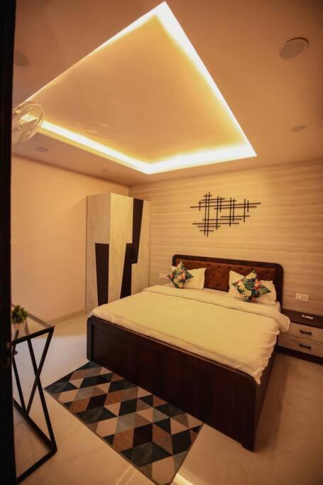 Saiba Outhouse- 4 Bed Room- Pool- Theatre- Partyhall- Garden & Terrace Sitting Area Джайпур Екстериор снимка