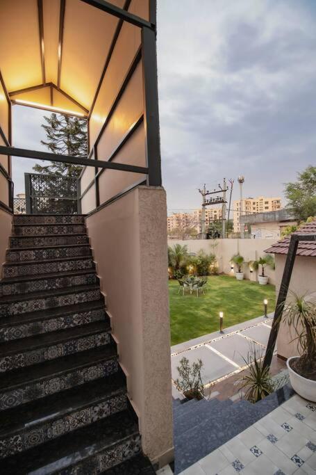 Saiba Outhouse- 4 Bed Room- Pool- Theatre- Partyhall- Garden & Terrace Sitting Area Джайпур Екстериор снимка