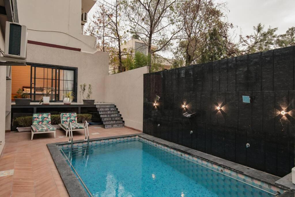 Saiba Outhouse- 4 Bed Room- Pool- Theatre- Partyhall- Garden & Terrace Sitting Area Джайпур Екстериор снимка